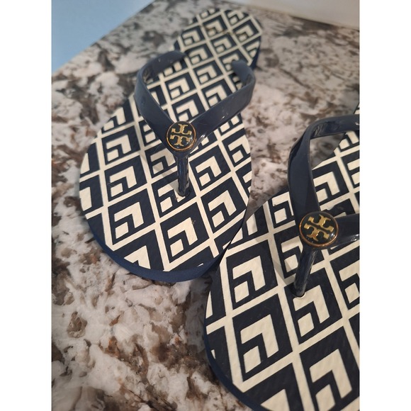 TORY BURCH BLUE & WHITE GOLD LOGO FLIP FLOPS SIZE 8 - Picture 7 of 9